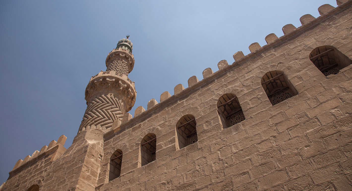 Islamic Institutions in Arab States: Mapping the Dynamics of Control, Co-option, and Contention